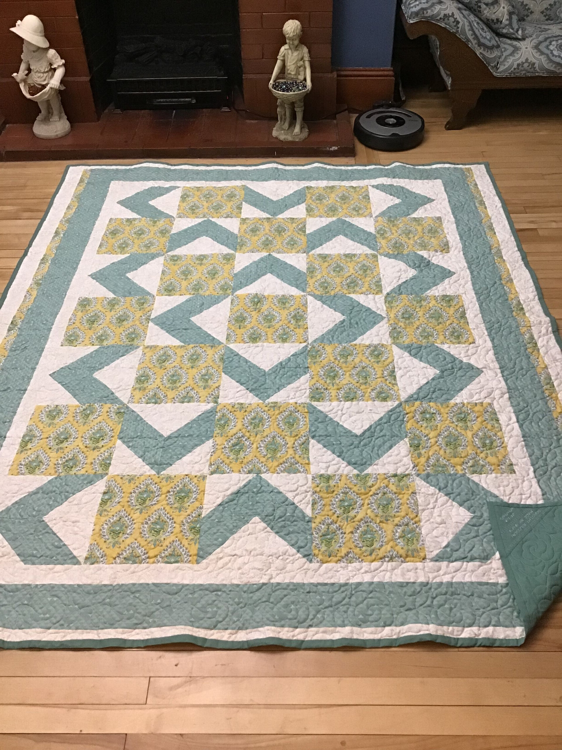 Around The Block Pattern Rose Vine Panto Queen Size Quilt Queen