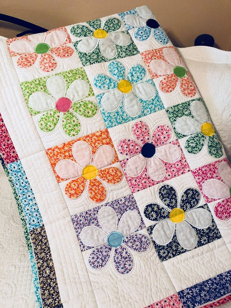 Flowers baby Quilts Patterns Girl Easy Flowers Easy Quilts Quilt